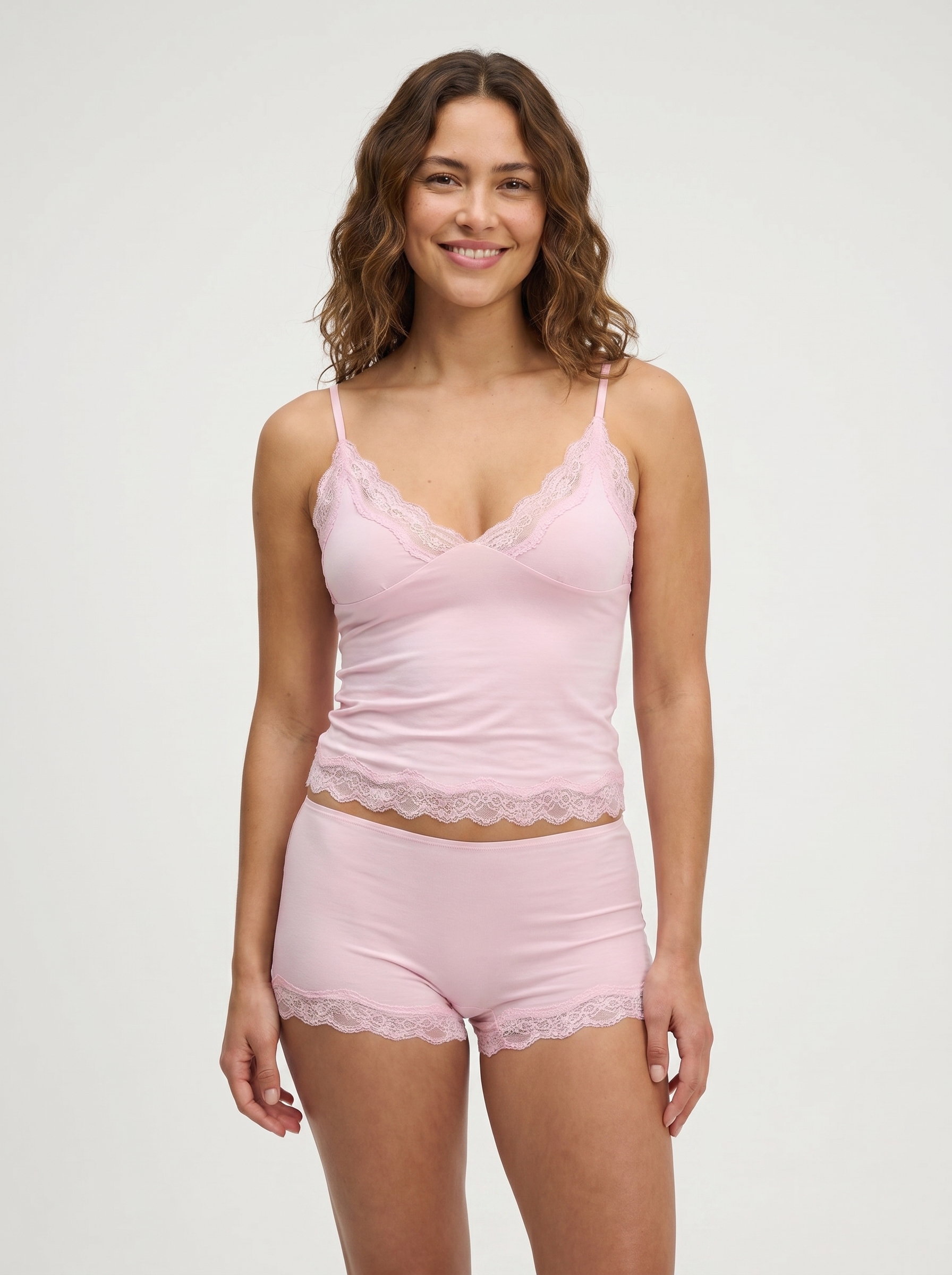 LYOVA i Midnight Lace