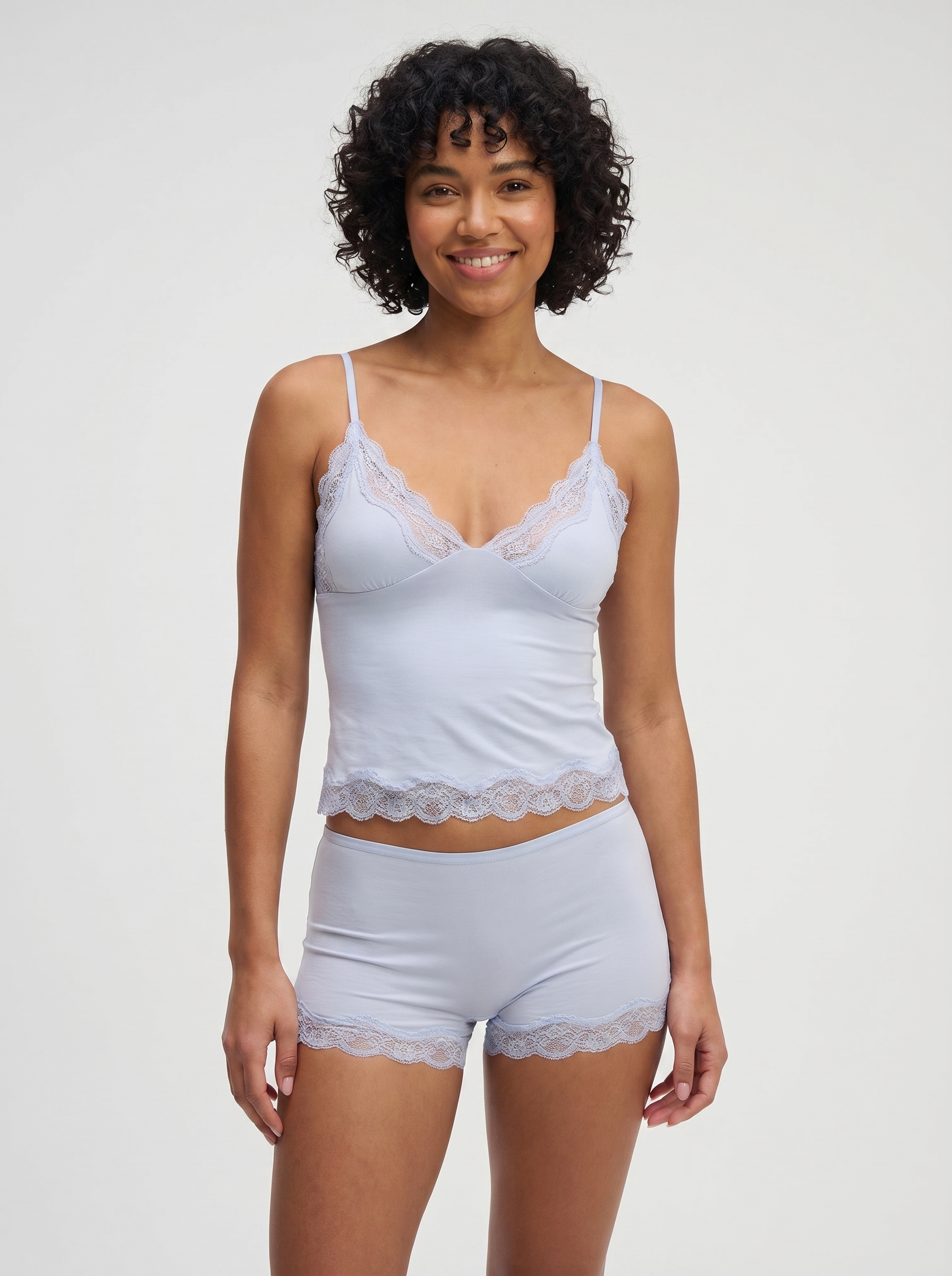 LYOVA i Midnight Lace